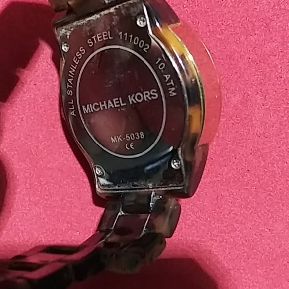 Michael Kors Watch - Picture 4 of 4